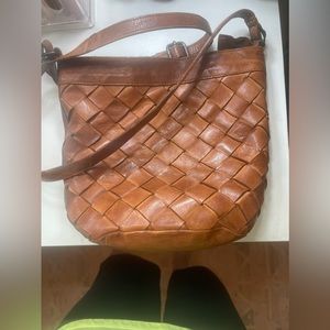 Vilencia lather crossbody bag